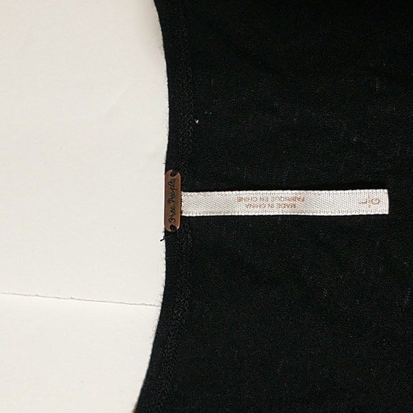 Free People cold shoulder top - Picture 5 of 11